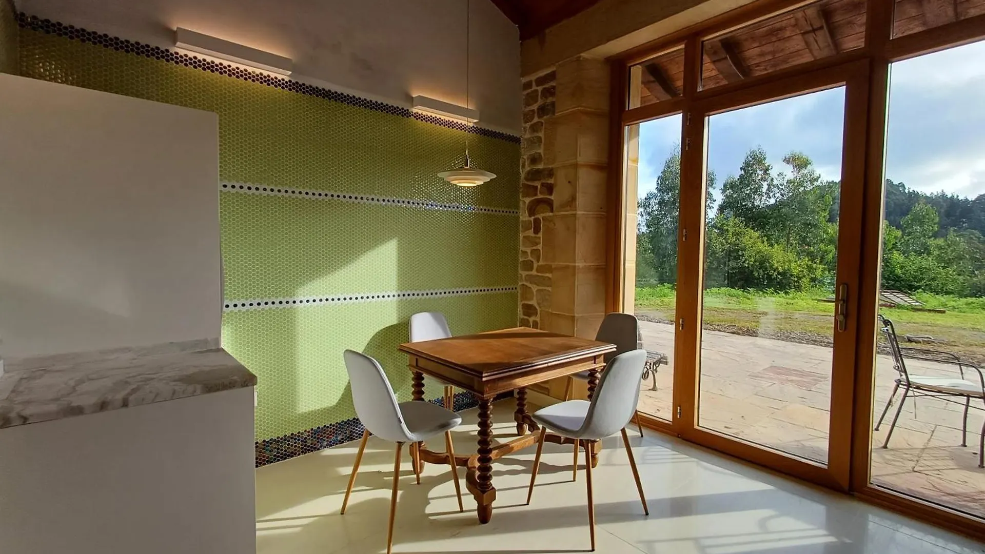 Nuevo apartamento en Casa Rural Haritza con vistas al mar Ea